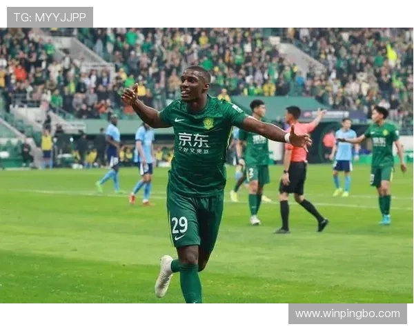 大卫·罗宾逊内线护筐效率提升显著拉开与当代中锋差距