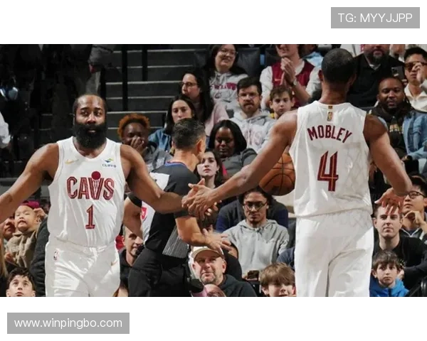 布兰德突破篮下效率提升显著 拉开球队内线攻防差距